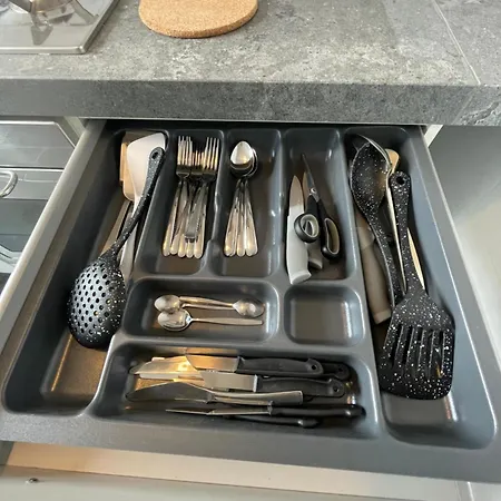 Apartament Sunny And Spacious