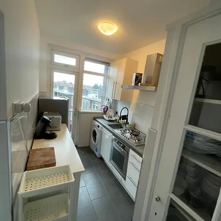 Apartment Sunny And Spacious