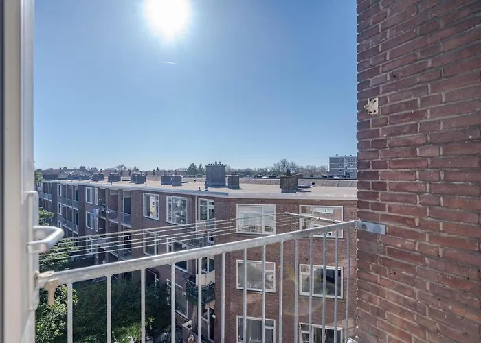 Sunny And Spacious Апартаменты