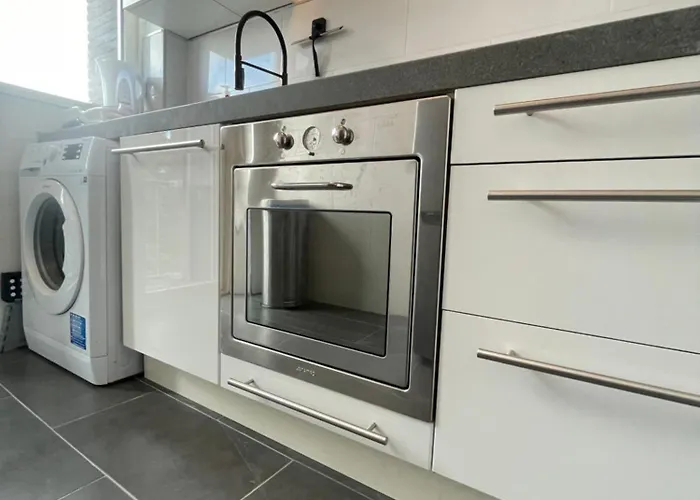 Sunny And Spacious *